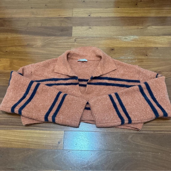 Striped Cropped Sweater - Picture 2 of 2